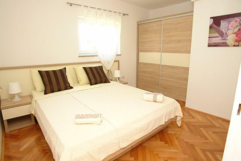 Apartmani Palma Novalja Exterior photo