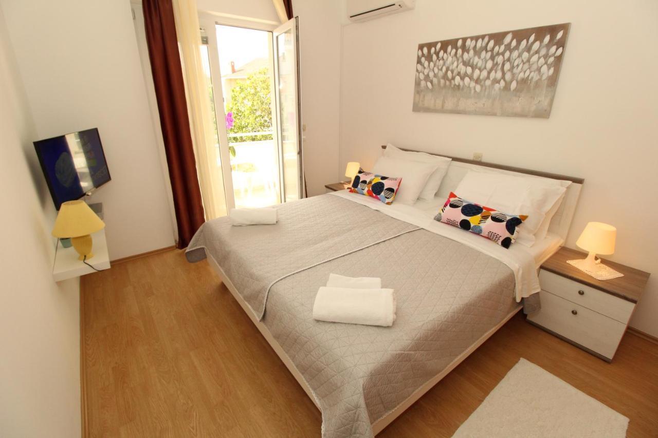 Apartmani Palma Novalja Exterior photo